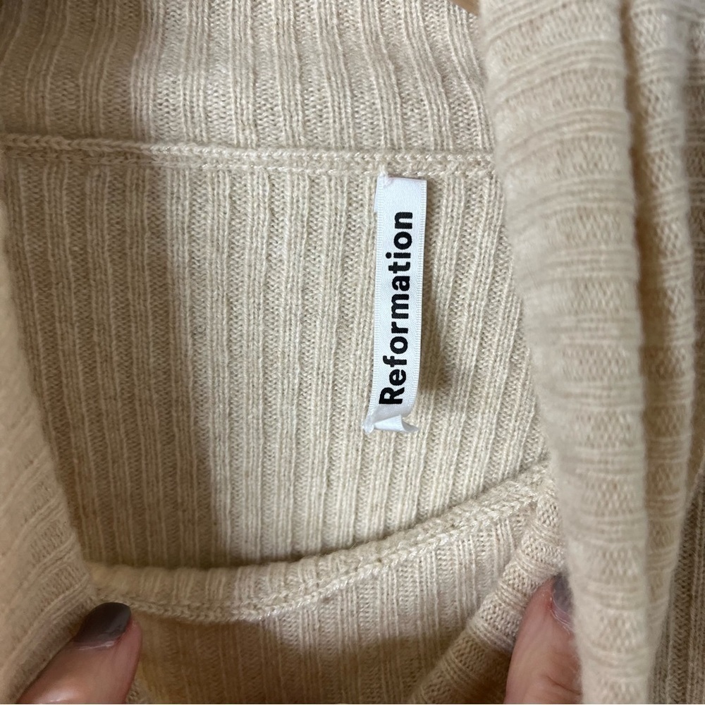 Reformation Victoria Cashmere Turtleneck Sweater I sand Beige Size Large Ribbed - Picture 4 of 5